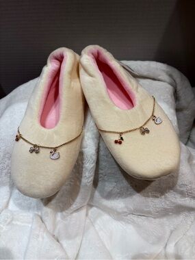 Kenzie Cream and Pink Plush Women's Charms Ballet Style Slippers NWT
